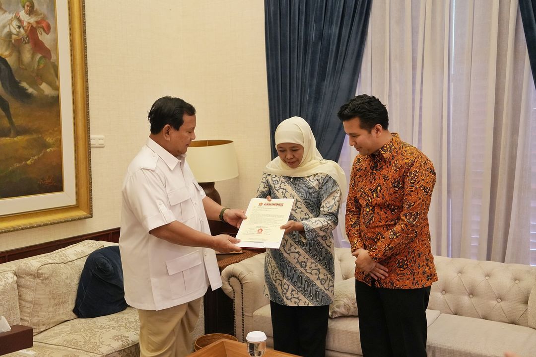 Prabowo Subianto Delivers Recommendation Letter for East Java Governor Candidate