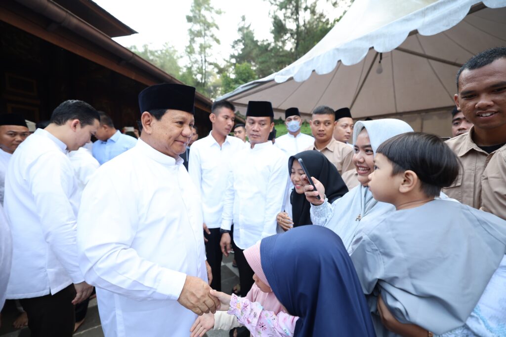 Prabowo Subianto Laksanakan Sholat Iduladha 1445 H di Masjid Nurul Wathan Hambalang