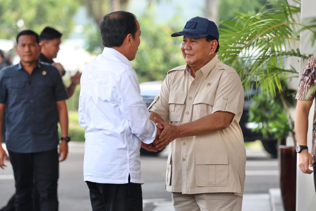 Prabowo Subianto Visits Jokowi at Halim Airport, Offers Birthday Wishes in Person