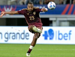 Foto: Momen Gol Jarak Jauh Jose Rondon ke Gawang Venezuela di Copa America, Paksa Pertandingan hingga Babak Penalti