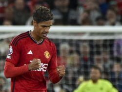 Tinggalkan MU, Raphael Varane Mencapai Kesepakatan untuk Gabung Como di Italia