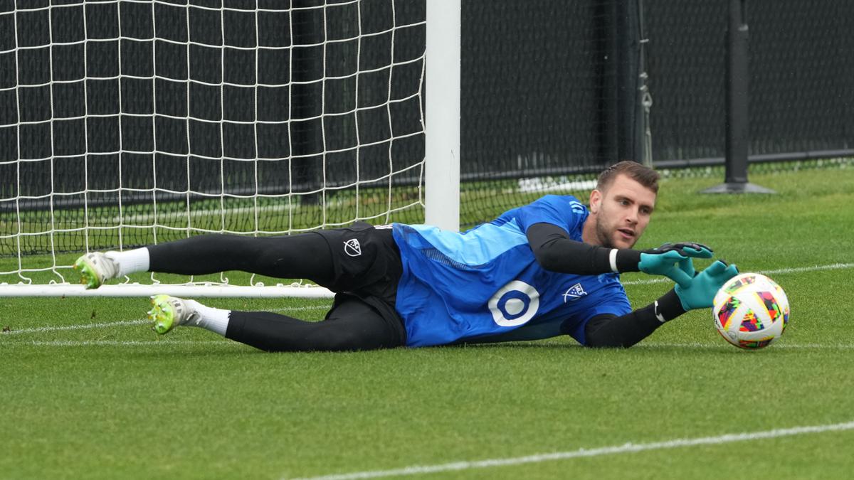 Foto: Mengintip Sesi Latihan Maarten Paes Bersama Skuad MLS All-Stars