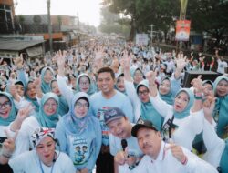 Ribuan Massa Tumplek Hadiri Pesta Rakyat, Banyak yang Berebut Foto dengan Andra Soni