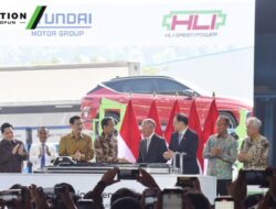 Presiden Jokowi Resmikan Pabrik Baterai Kendaraan Listrik Terbesar Se-ASEAN di Karawang