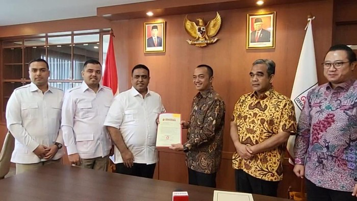 Gerindra Serahkan Rekomendasi Pilkada Riau Kepada M. Nasir dan Muhammad Warda