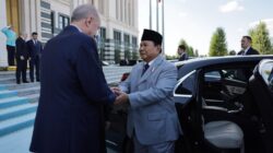 After Meeting in Turkey, Prabowo Subianto Personally Escorted to Car by Erdoğan