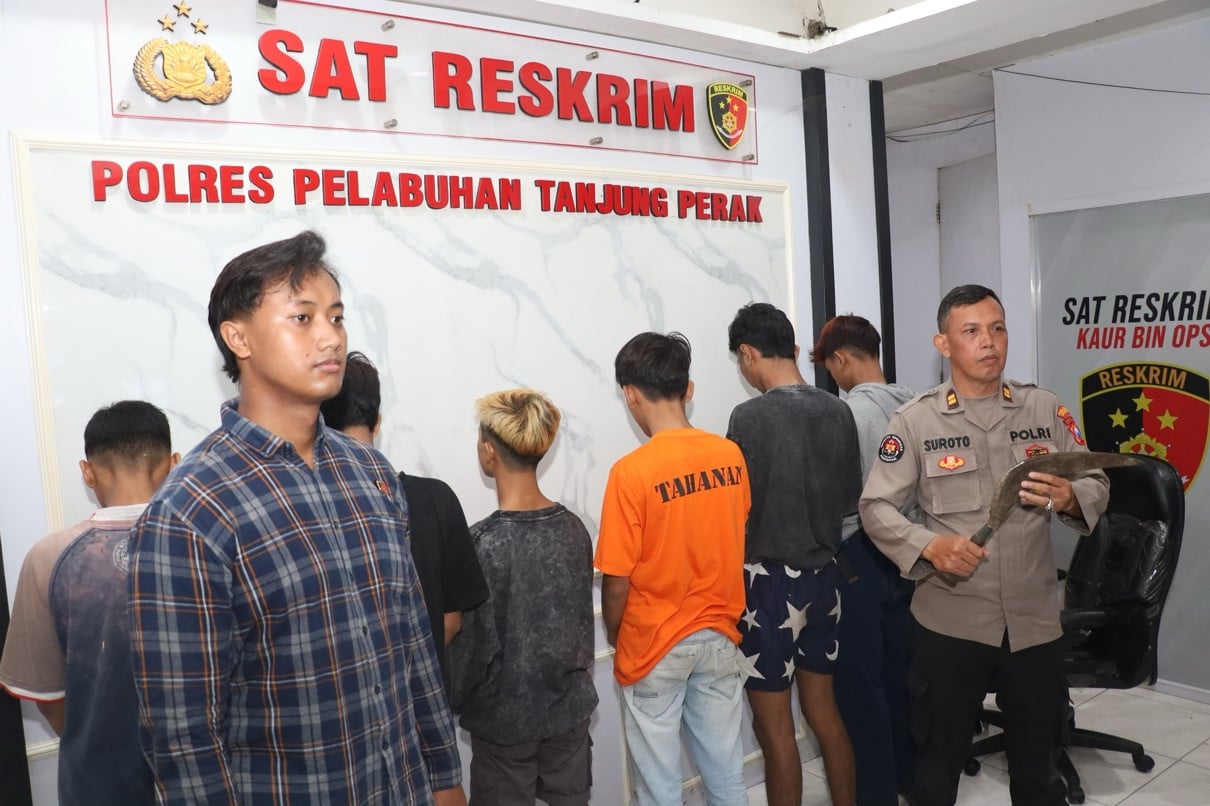 Lagi, Polisi Tangkap 6 Anggota Gangster di Jalan Kalianak Surabaya Bawa Sajam