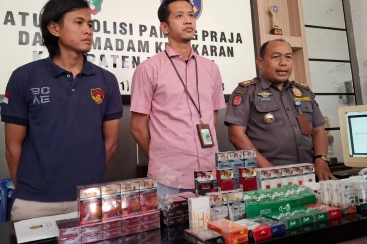 Satpol PP Magetan dan Bea Cukai Madiun Sita Ribuan Rokok Ilegal dari Warkop