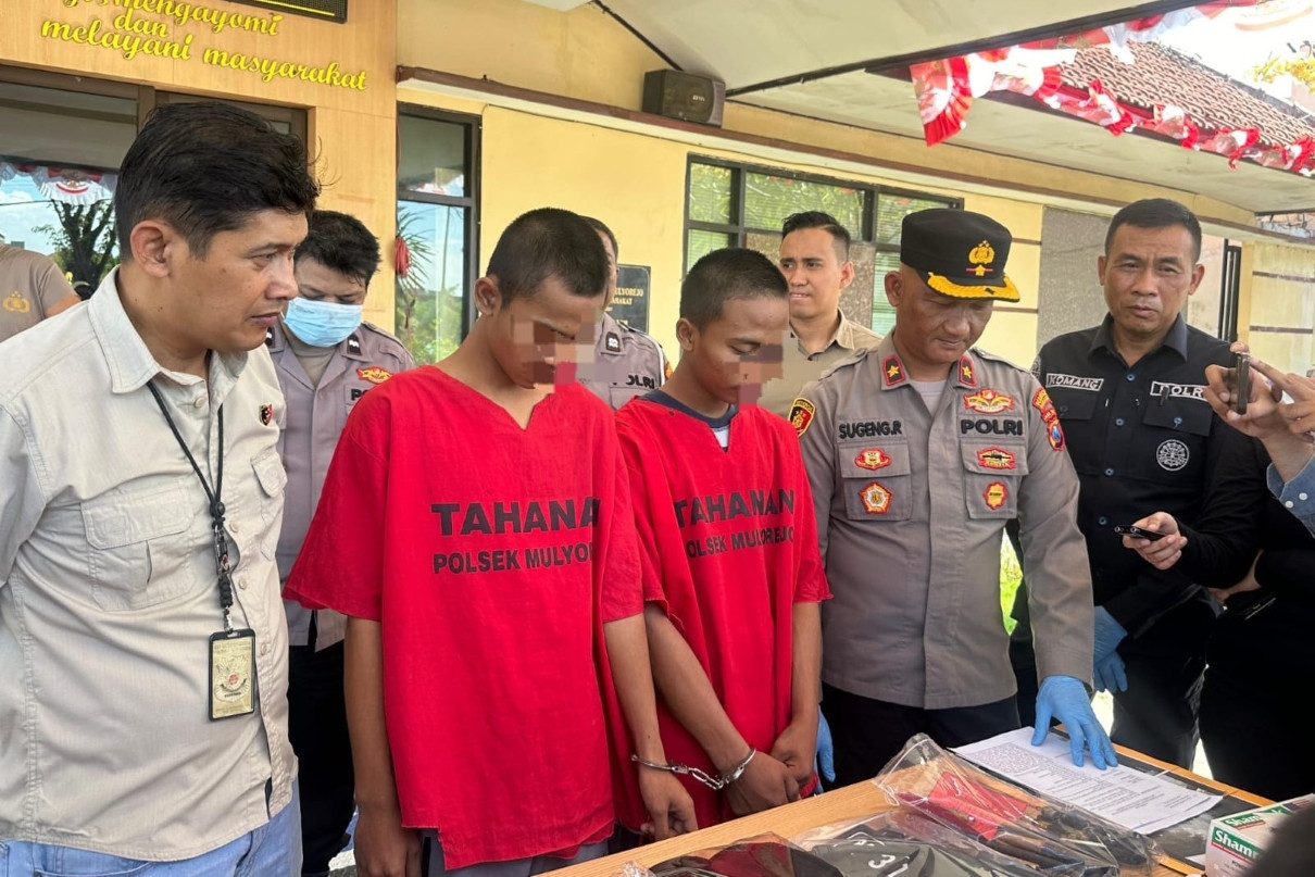 Mobil Patroli Lewat, 2 Jambret di Surabaya Gagal Curi HP Mak-Mak, Berakhir Dibui