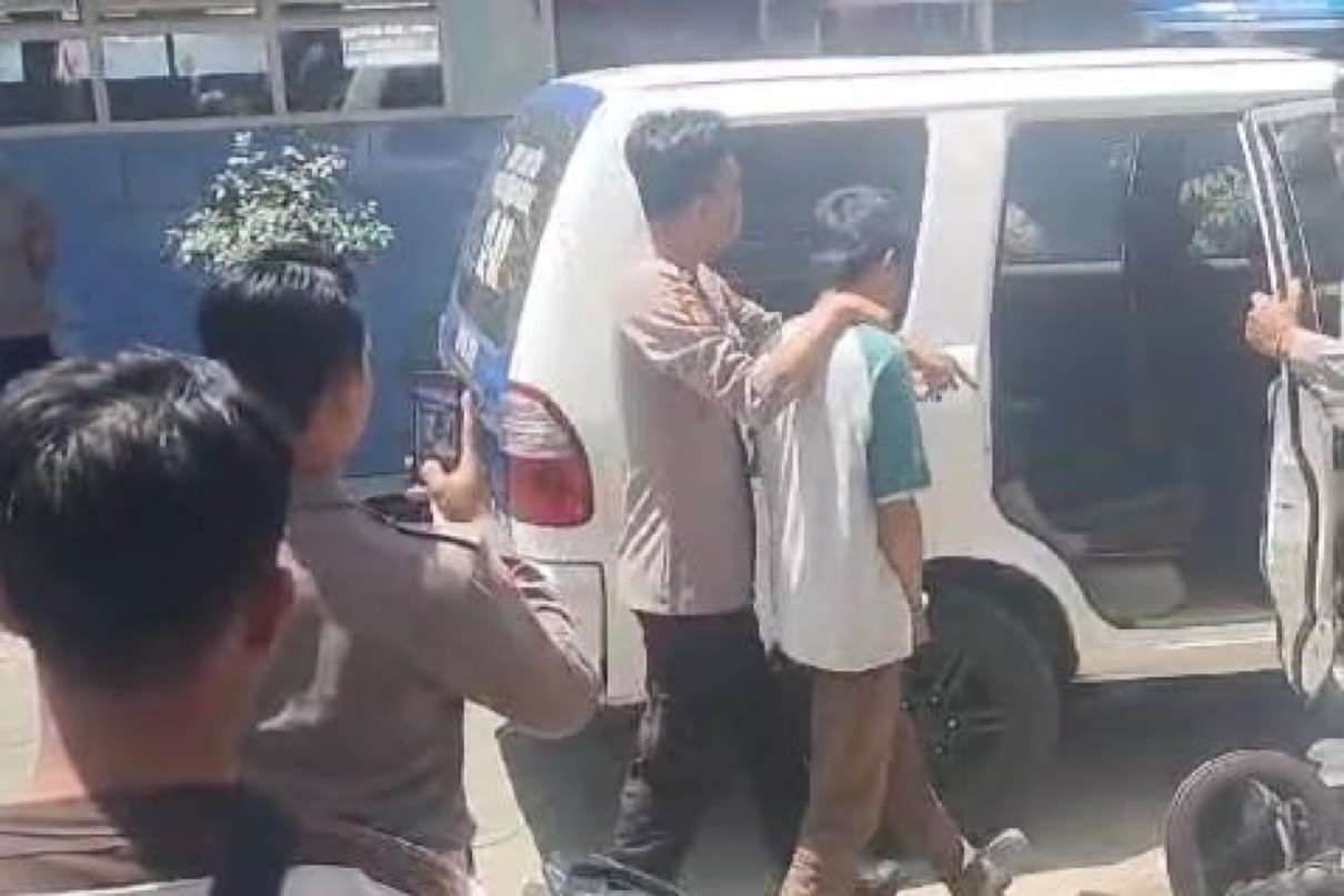 Pria di Surabaya Dijemput Polisi di Sekolah, Diduga Lakukan Pencabulan Pelajar SD