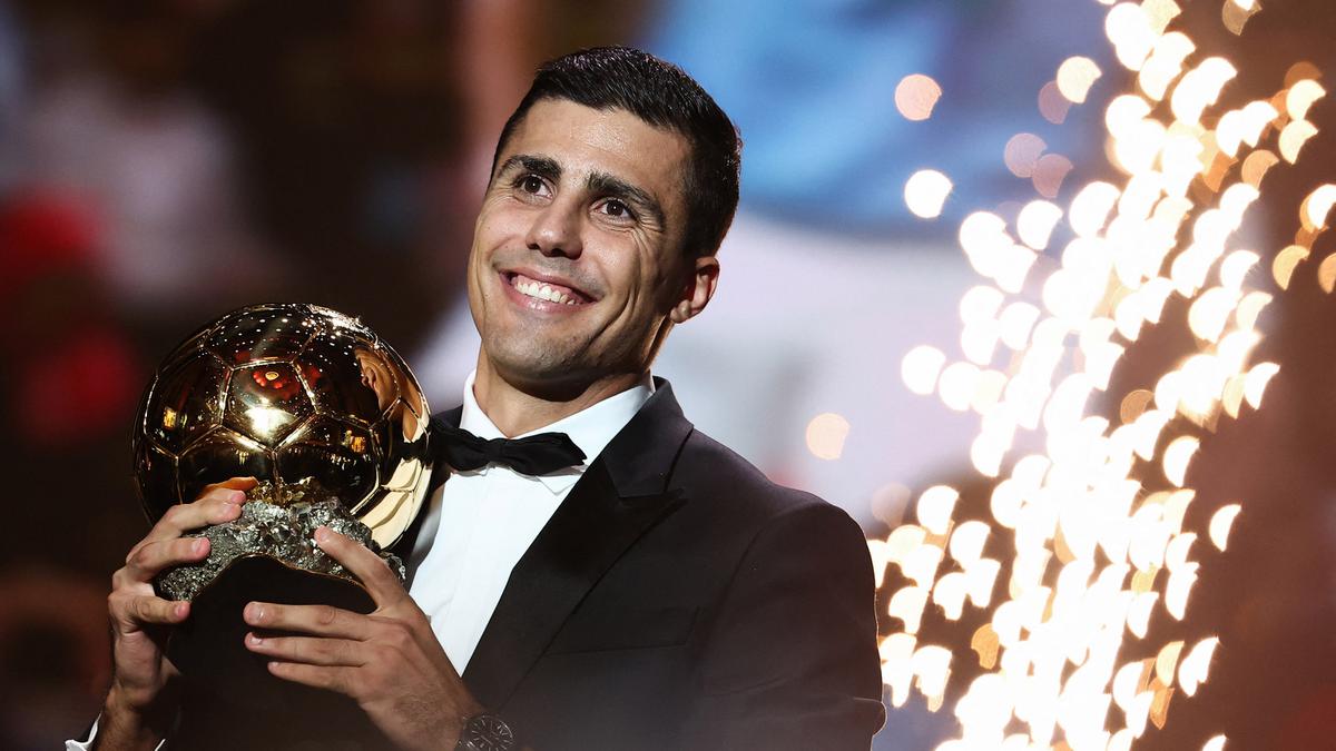 Rodri Menangkan Ballon d’Or 2024: Benarkah Layak di Atas Vinicius Jr. ?