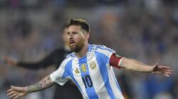 Lionel Messi Sabet Penghargaan GOAT, Kalahkan Cristiano Ronaldo dan Legenda Brazil