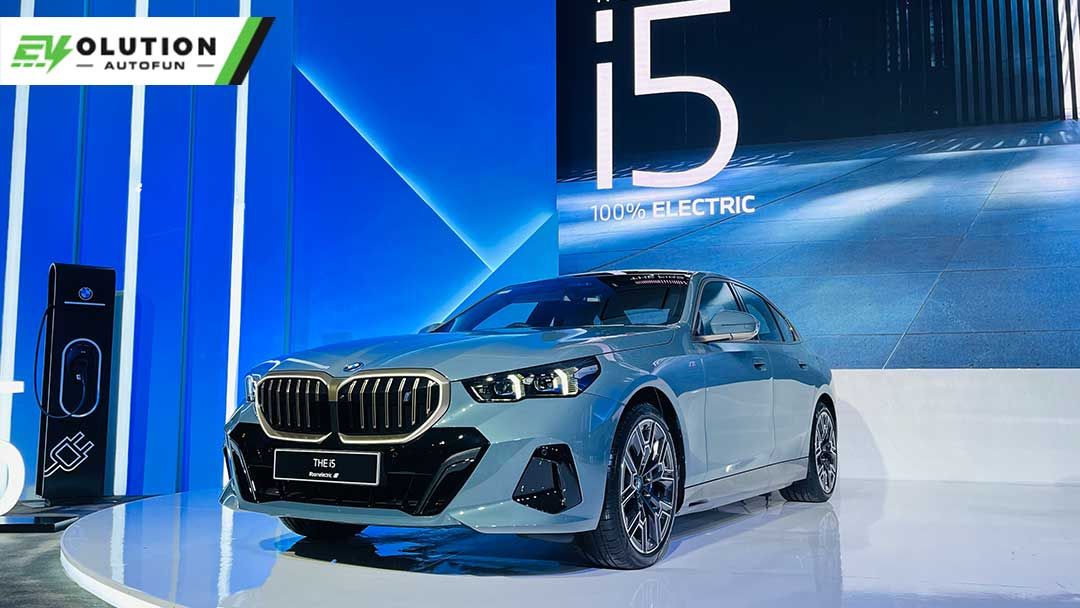 Harga Mobil Listrik BMW i5 Sepadan dengan Kemampuannya, Sekali Ngecas Bisa Dipakai Lebih dari 500 Km