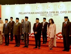 Prabowo Subianto dan Jokowi Kompak Naik Mobil Kepresidenan RI 1 ke Pelantikan DPR Terpilih