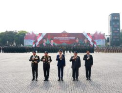 Jokowi and Prabowo Subianto Ride Together in Pindad Jeep to Inspect Troops at Presidential Inauguration Security Ceremony