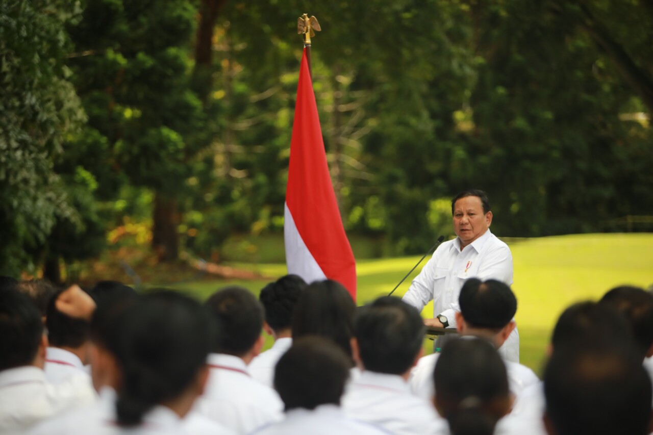 Prabowo Tekankan Tak Maksud Militeristik ke Kabinet: Saya Minta Saudara Setia pada Bangsa dan Negara