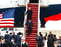 Prabowo Subianto Arrives in Washington D.C., Welcomed by Hundreds of Indonesian Citizens