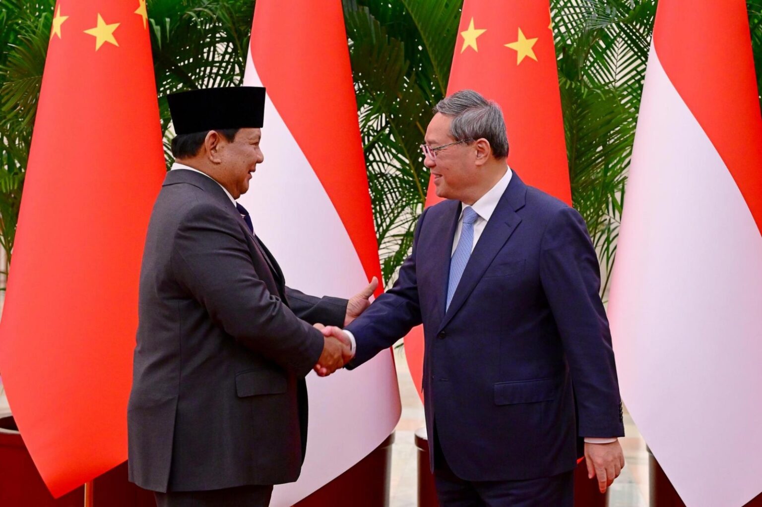 Prabowo Subianto Meets with China PM, Aims to Enhance Economic and Educational Collaboration