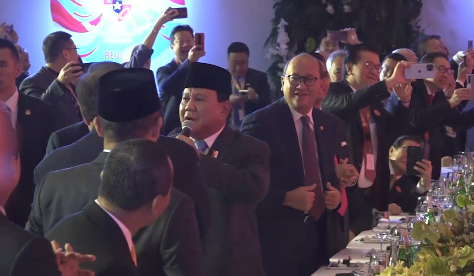 Prabowo Subianto Sings Maluku Folk Song “O Ulate” in Beijing