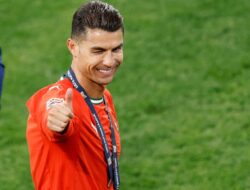 Cristiano Ronaldo Raih Penghargaan Istimewa Primeira Liga